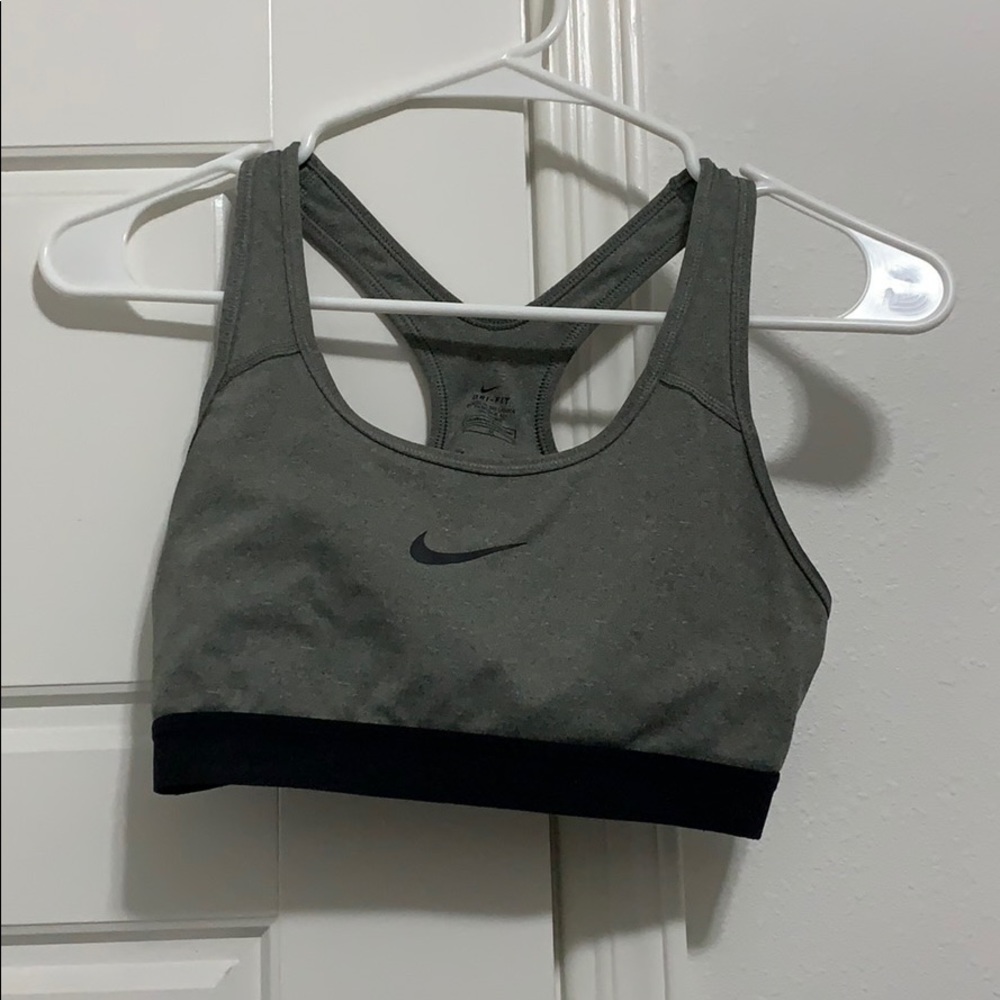 Sports bra